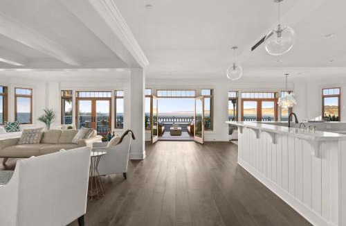 Village of La Jolla House | La Jolla Cove-Oceanfront 5600SF 3BR+Loft 5BA House best Villiage location walk everywhere