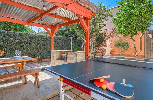Adams Hill House | LA - PacMan - Darts- PingPong Table - Cowboy Pool