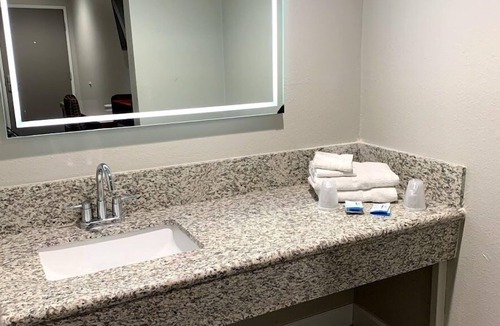 La Puente Hotel | La Puente Inn