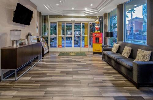 Anaheim Resort Hotel | La Quinta by Wyndham Anaheim