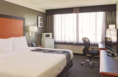La Palma Hotel | La Quinta by Wyndham Buena Park