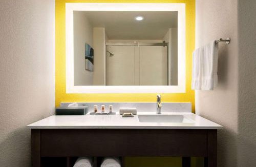 Clovis Hotel | La Quinta by Wyndham Clovis CA