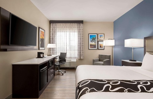 San Bernardino Hotel | La Quinta Inn & Suites by Wyndham San Bernardino