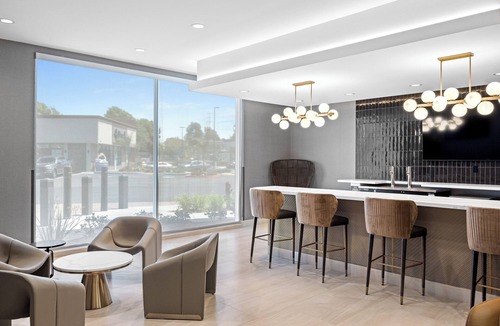 La Habra Hotel | La Quinta Inn & Suites by Wyndham La Habra