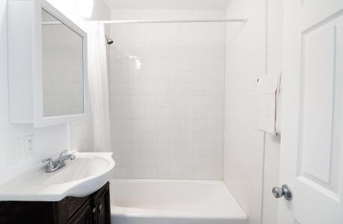 Westlake Hotel | LA Royal Viking Apartments