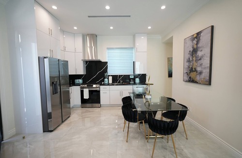 Mission Hills House | 🩵LA’s Artistic Luxury🩵