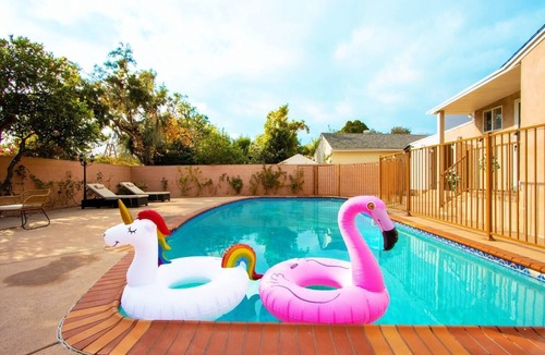 Van Nuys House | LA Serenity Retreat