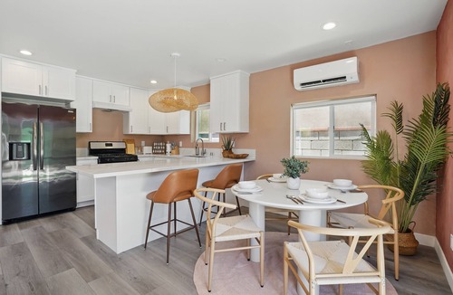 Hawthorne House | La Tierra House · 15 Min to Beach · Movie Lounge