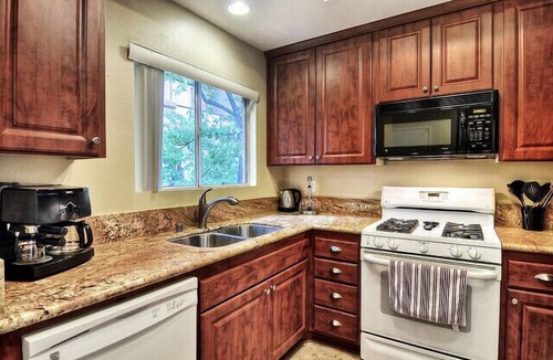 Laguna Niguel Condo | La Vista - Fireplace! 2 bed/2 bath! Pool! Ocean Breezes! 1 Car Garage