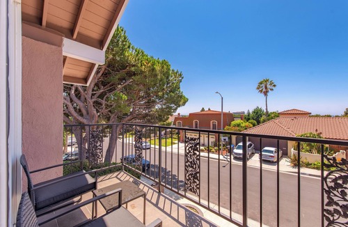 Ladera Heights House | Ladera Luxe Getaway