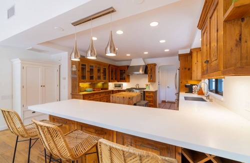 Western Malibu House | LAID BACK LIFESTYLE OF MALIBU - WALK TO THE BEACH!