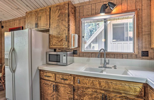 Arrowhead Villas Cabin | Lake Arrowhead Cabin w/Mid-Century Charm!