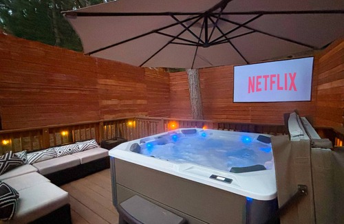 Twin Peaks Cabin | Lake Arrowhead Cabin - Hot Tub Game Room AC Fire Pit Pet Friendly