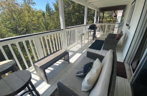 Lake Arrowhead Apartment | Lake Arrowhead Lakeview Cozy Cottage