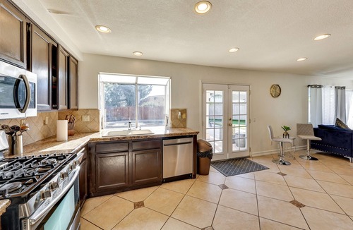Lake Elsinore House | Lake Elsinore Home w/Pool - 44 Mi to Disneyland!