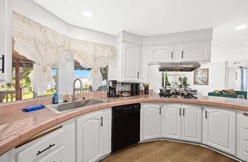 Lake Elsinore House | Lake view/fishing/orchard