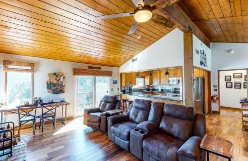 Crestline House | Lake View Magic