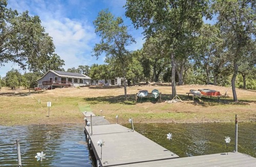 Somerset House | Lakefront Haven+GameRoom+Canoe with Stunning Views