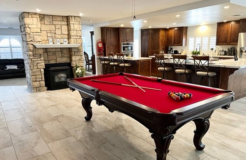 Victorville House | LAKEFRONT HOME- Spring Valley Lake - Hot Tub, Pool Table!