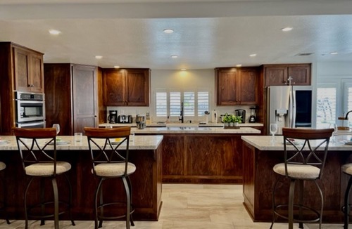 Victorville House | LAKEFRONT HOME- Spring Valley Lake - Hot Tub, Pool Table!