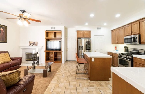 Temecula House | Lakefront - Wine Country Haven in Harveston