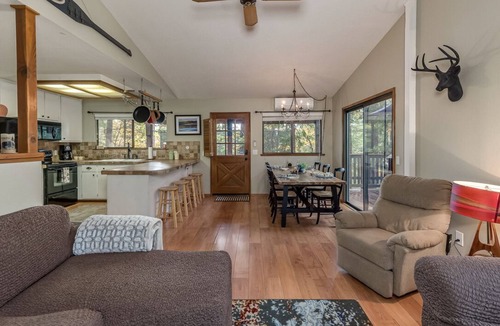 Glencoe House | LakeMont, wifi, GENERATOR, King bd, FREE Lake access +A/C