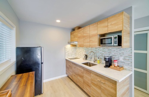 North Lakeport Apartment | Lakeport Studio Near Boat Launch: Pier Access!
