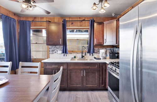 Patton Cabin | Lakeside Family Cabin at Shore Acres Lodge Big Bear