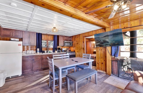 Big Bear Lake Cabin | Lakeview Family Cabin at Big Bear Lake Village