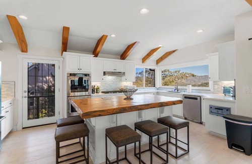 Cedar Glen House | LakeView, Fishing, GameRoom & Jacuzzi Fun