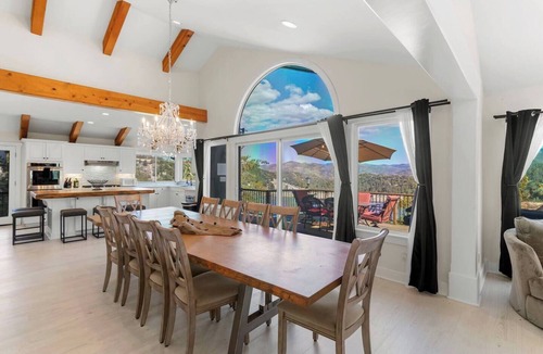 Cedar Glen House | LakeView, Fishing, GameRoom & Jacuzzi Fun