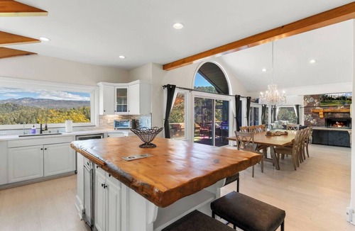 Cedar Glen House | LakeView, Fishing, GameRoom & Jacuzzi Fun