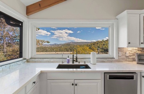 Cedar Glen House | LakeView, Fishing, GameRoom & Jacuzzi Fun