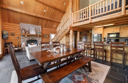 Boulder Bay Cabin | Lakeview Lodge - Across the street from the lake, Log Cabin, Arcade Game ,Lake Views ,NatlForest
