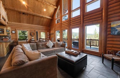 Boulder Bay House | Lakeview Lodge - Across the street from the lake and Boulder Bay Park!