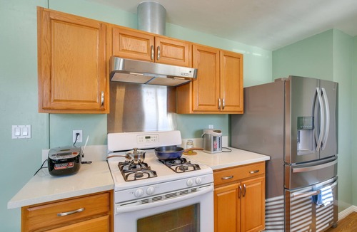 Harbor House | Lakewood Home ~ 5 Mi to Knott’s Berry Farm!