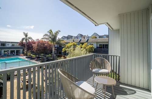 Foster City Apartment | Landing at Beach Park - 1 Bedroom in Downtown Foster City
