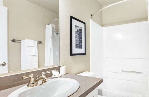Los Serranos Apartment | Landing at Reserve at Chino Hills - Studio in Los Serranos