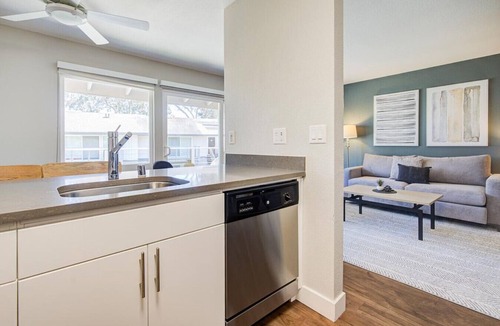 Foster City Apartment | Landing at The Lagoons - 2 Bedrooms in Downtown Foster City