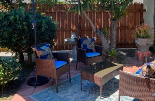 Larchmont House | Larchmont Village Bungalow-Private & Pet Friendly