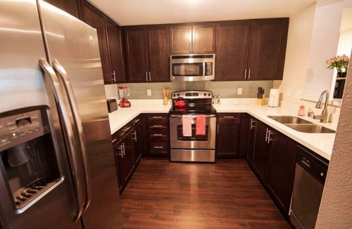 Westwood Apartment | Large 2 bed 2 bath Apt on Wilshire Corridor-Sn