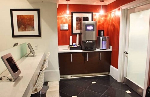 Westwood Apartment | Large 2 bed 2 bath Apt on Wilshire Corridor-Sn