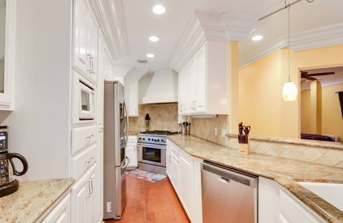 Belmont Shore House | Large 4 bedroom, steps from the beach with rooftop patio and jacuzzi. Sleeps 10