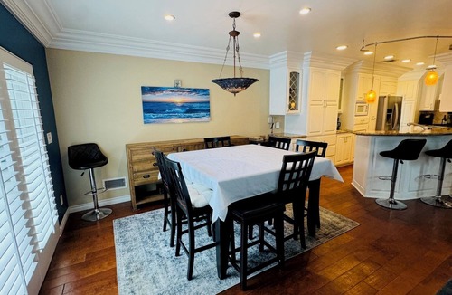 Belmont Shore House | Large 4 bedroom, steps from the beach with rooftop patio and jacuzzi. Sleeps 10