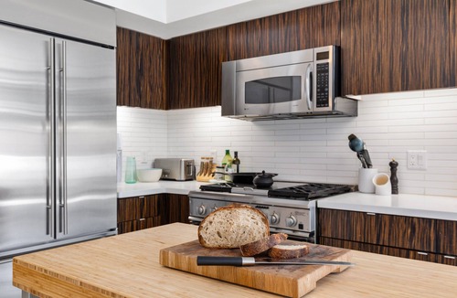 Ocean Park Condo | Large artist's loft, 2 blocks from beach