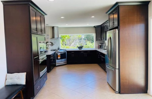 Midway House | Large Family Home 25Min to Beaches 8Min Safaripark