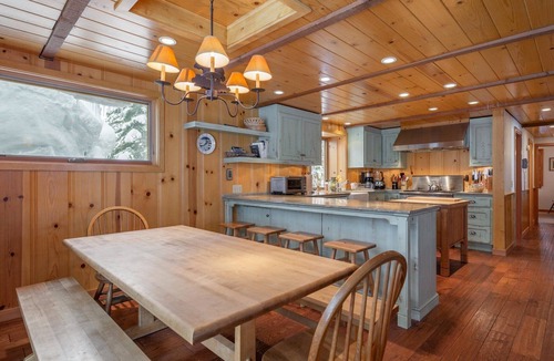Kingswood Estates House | Large Farmhouse Styled Manor w/Bonus Entertainment Room, Loft, Garage