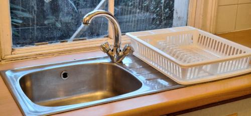 Shacklewell Apartment | Large House Dalston Hackney Great for Contractors