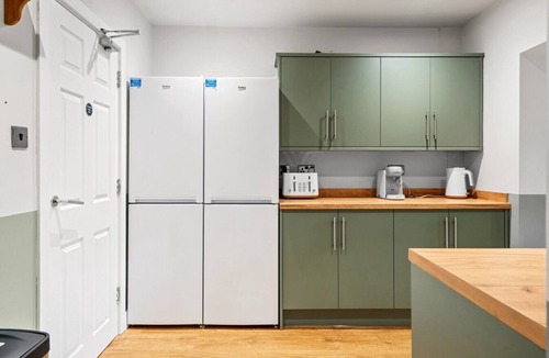 Spetchley House | Large House | Racecourse & City