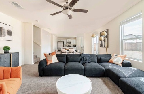 Pumpkin Center House | Large new construction 3-bedroom near Hospital Hub